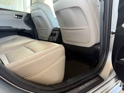 2016 Toyota Avalon XLE LOW MILES!