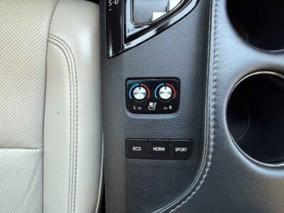 2016 Toyota Avalon XLE LOW MILES!