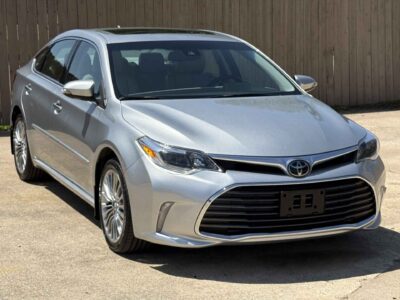 2016 Toyota Avalon XLE LOW MILES!