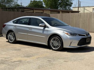 2016 Toyota Avalon XLE LOW MILES!