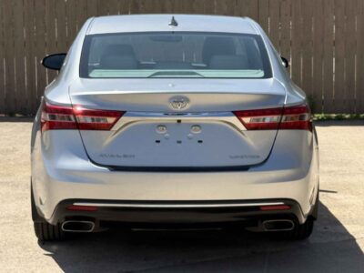 2016 Toyota Avalon XLE LOW MILES!
