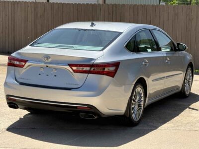2016 Toyota Avalon XLE LOW MILES!