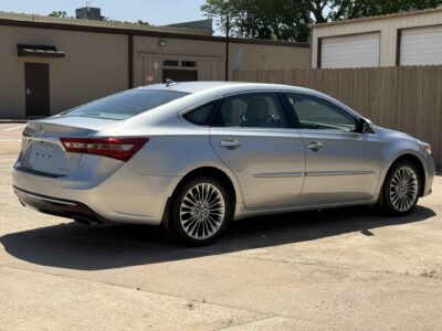 2016 Toyota Avalon XLE LOW MILES!