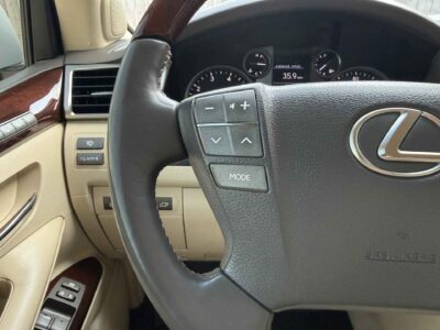 2013 Lexus LX 570 Sport Utility