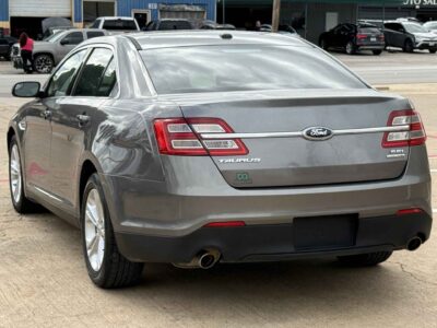 2013 Ford Taurus SEL