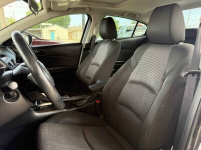 2015 Mazda MAZDA3 i Touring