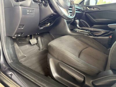 2015 Mazda MAZDA3 i Touring