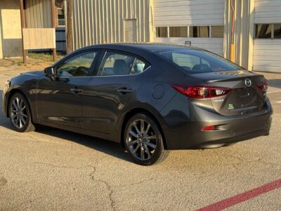 2018 Mazda MAZDA3 Touring