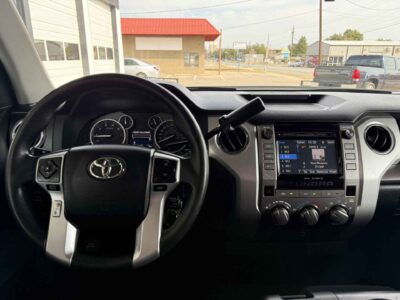 2017 Toyota Tundra SR5