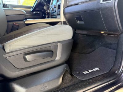 2017 RAM 1500 SLT 4WD